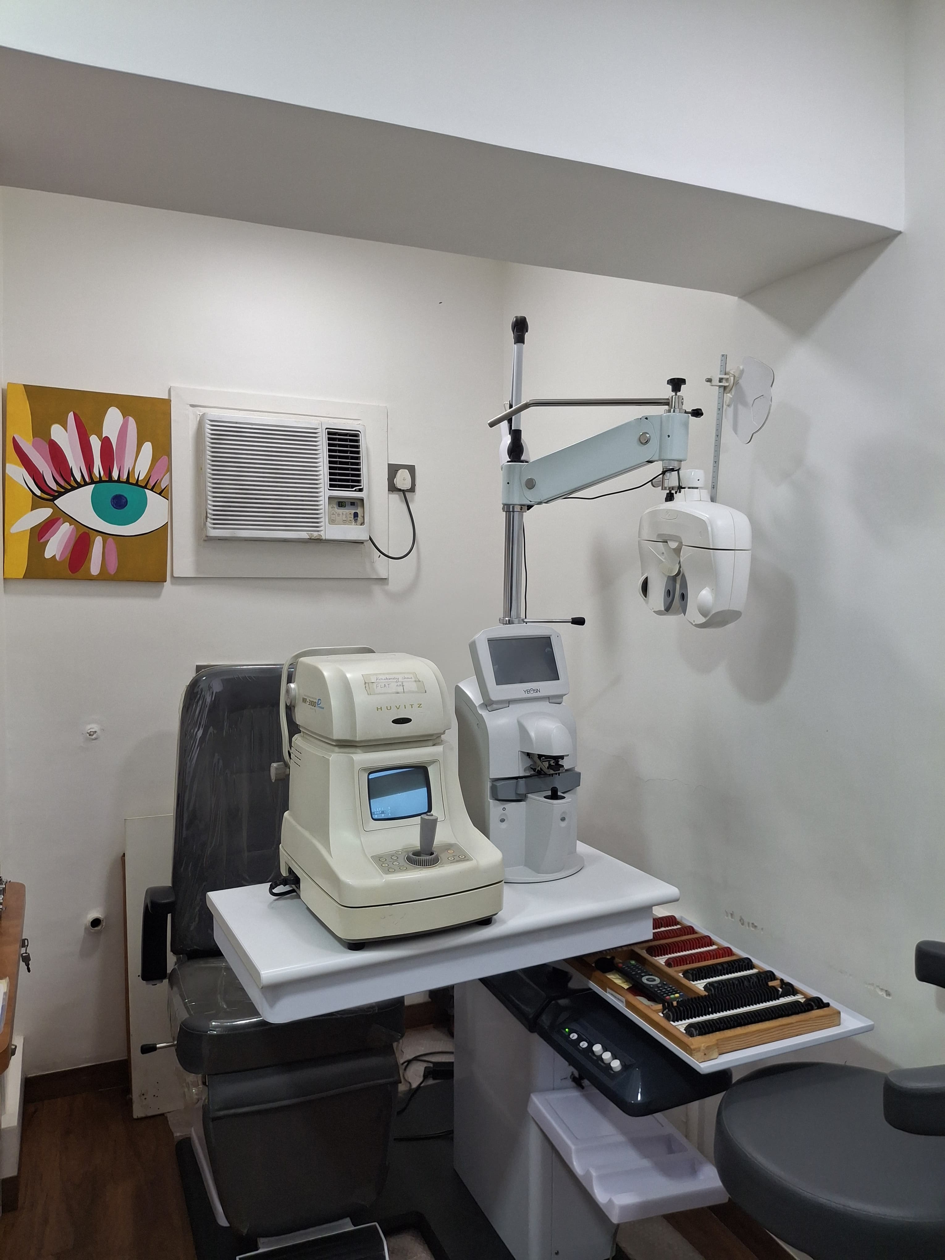 Ophthalmology diagnostic equipment at Aarav Eye Care Kemps Corner